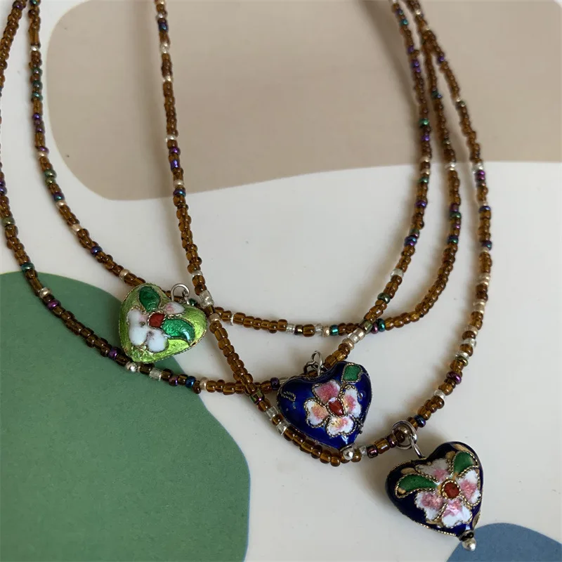 2022 Autumn and Winter New Coffee Color Hand-beaded Necklace Love Heart Pendant Retro Temperament Necklaces Jewelry
2022 Autumn and Winter New Coffee Color Hand-beaded Necklace Love Heart Pendant Retro Temperament Necklaces Jewelry