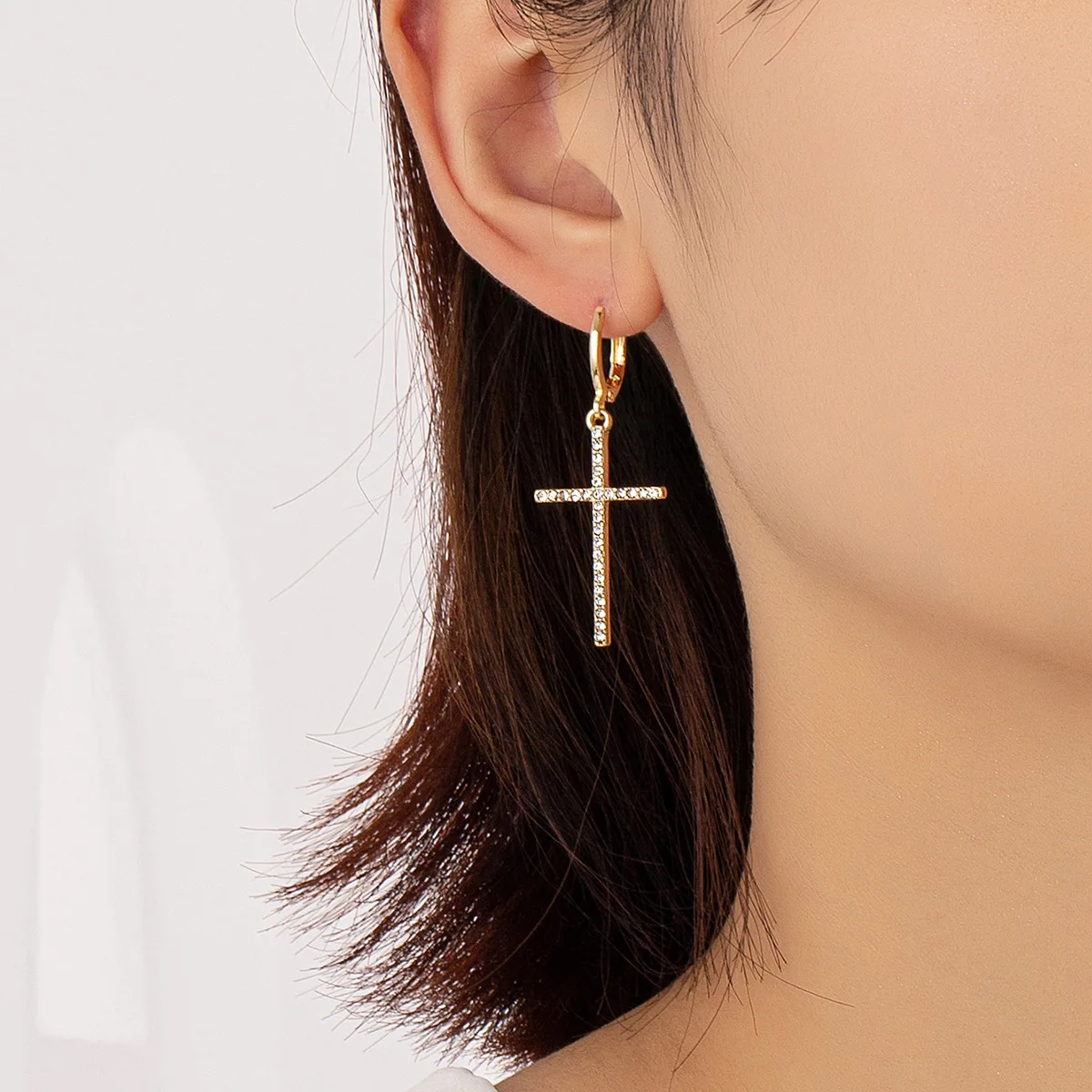 F.J4Z 2022 Fashion Elegant Crystal Cross dangle Earrings For Women Charming Rhinestone Party Gift Earrings Jewelries Dropshiping
F.J4Z 2022 Fashion Elegant Crystal Cross dangle Earrings For Women Charming Rhinestone Party Gift Earrings Jewelries Dropshiping