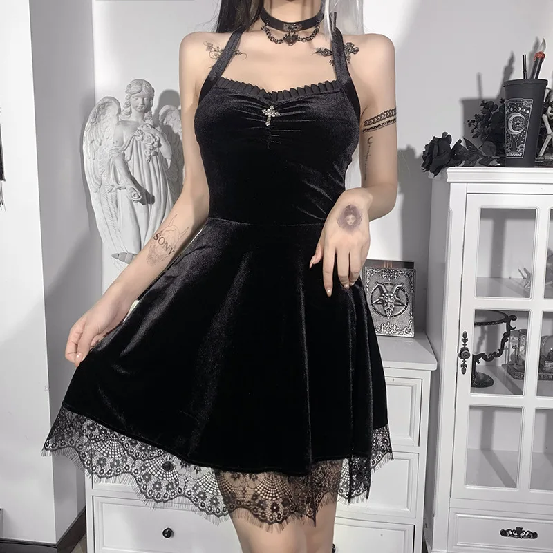 Women's E-Girl Punk Y2K Aesthetics Lace Trim Velvet Ruffle Dresses V-neck Sleeveless Backless A-Line Dress Style Outfits 
Women's E-Girl Punk Y2K Aesthetics Lace Trim Velvet Ruffle Dresses V-neck Sleeveless Backless A-Line Dress Style Outfits