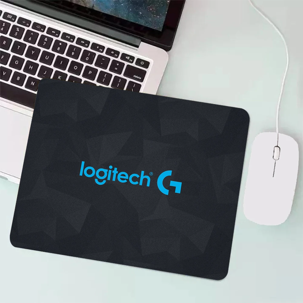 Logitech Small Gaming Mouse Pad PC Gamer Keyboard Mousepad XXL Computer Office Mouse Mat Laptop Carpet Anime Mause pad Desk Mat
Logitech Small Gaming Mouse Pad PC Gamer Keyboard Mousepad XXL Computer Office Mouse Mat Laptop Carpet Anime Mause pad Desk Mat