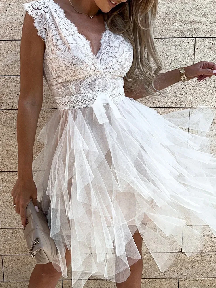 Lace Patchwork Asymmetrical Black Dress Sexy Sleeveless Slim Fit Party Dress Solid Summer Backless V Neck Hollow Out Dress
Lace Patchwork Asymmetrical Black Dress Sexy Sleeveless Slim Fit Party Dress Solid Summer Backless V Neck Hollow Out Dress