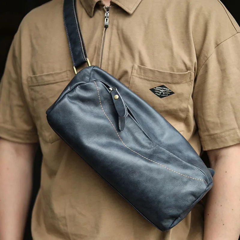 AETOO Full screen hormone original Japanese leather casual chest bag men's leather motorcycle waist bag Harajuku shoulder messe
AETOO Full screen hormone original Japanese leather casual chest bag men's leather motorcycle waist bag Harajuku shoulder messe