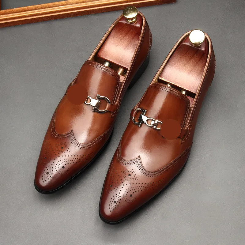 Oxford man in leather shoes, dress shoes, pointy, English style. Made of pure leather, dress, carved, married, size 46
Oxford man in leather shoes, dress shoes, pointy, English style. Made of pure leather, dress, carved, married, size 46