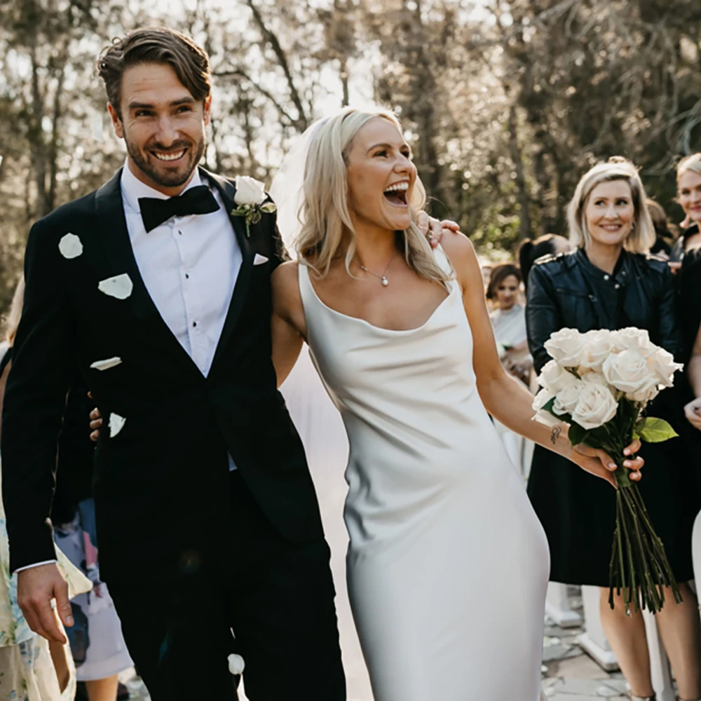 Sheath Crepe Backless Minimalist Wedding Dress Drop Ship Simple Custom Made Drape Trailing Brush Train Cowl Neck Bridal Gowns
Sheath Crepe Backless Minimalist Wedding Dress Drop Ship Simple Custom Made Drape Trailing Brush Train Cowl Neck Bridal Gowns