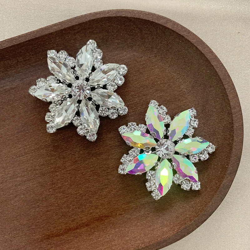 1pcs 45mm crystal ab rhinestone applique silver base flatback with holes Sew on rhinestone flower shape diy party dress
1pcs 45mm crystal ab rhinestone applique silver base flatback with holes Sew on rhinestone flower shape diy party dress