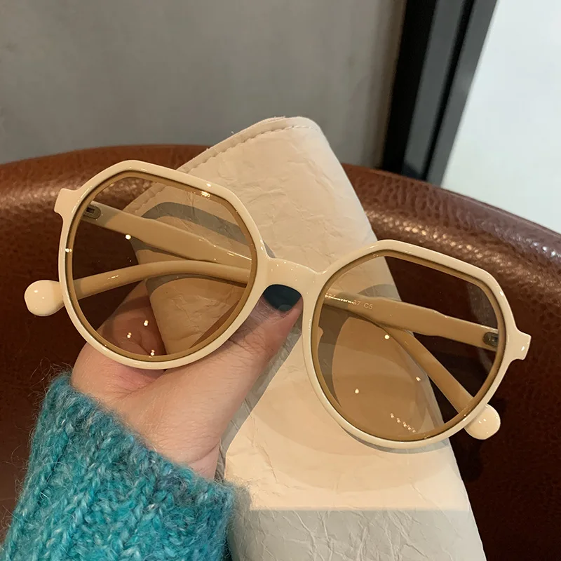 2022 New Fashion Style All-match Trend Sunglasses Personalized Round Frame Sunglasses Trend Candy Color Big Frame Sunglasses
2022 New Fashion Style All-match Trend Sunglasses Personalized Round Frame Sunglasses Trend Candy Color Big Frame Sunglasses