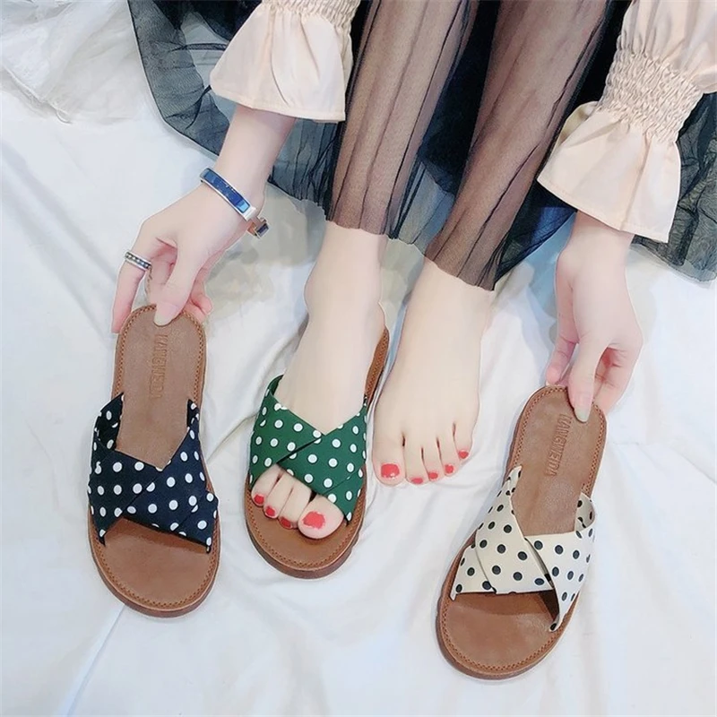 2022 summer new style polka dot slippers ladies shoes Korean flat heel
2022 summer new style polka dot slippers ladies shoes Korean flat heel