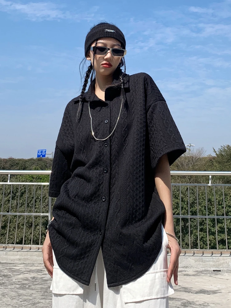 Harajuku Loose Women Blouse Tops Summer New Black White Short Sleeve Button Down T Shirts Jacket with Chain Woman
Harajuku Loose Women Blouse Tops Summer New Black White Short Sleeve Button Down T Shirts Jacket with Chain Woman