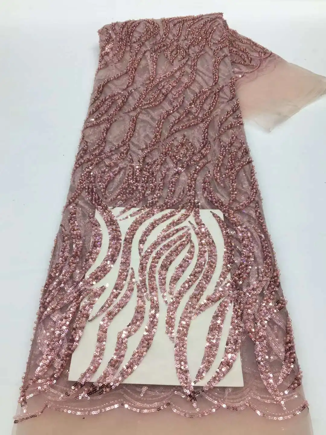 Pink African Sequins Beaded Lace Fabric 2022 High Quality Lace Material French Nigerian Wedding Lace Fabrics For Party Dress
Pink African Sequins Beaded Lace Fabric 2022 High Quality Lace Material French Nigerian Wedding Lace Fabrics For Party Dress