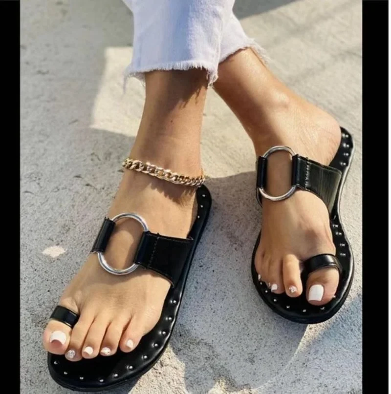 2022 Summer Women's Slippes Clip Toe Metal Ladies Flats Slides Women Casual Comfort Beach Shoes Female Fashion Rivet Footwear
2022 Summer Women's Slippes Clip Toe Metal Ladies Flats Slides Women Casual Comfort Beach Shoes Female Fashion Rivet Footwear