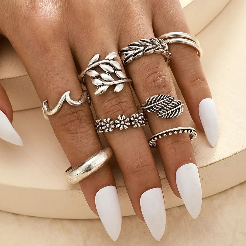 BLUESTAR Bohemian Chain Rings Set For Women Fashion leaves Flowers Snake Moon Rings Party 2022 Trend Jewelry Gift
BLUESTAR Bohemian Chain Rings Set For Women Fashion leaves Flowers Snake Moon Rings Party 2022 Trend Jewelry Gift