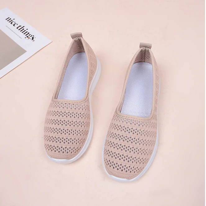 Women's Breathable Sneakers 2021 Summer Knitted Fabric Ladies Slip On Lightweight Loafers Large-Sized Female Sport Flats
Women's Breathable Sneakers 2021 Summer Knitted Fabric Ladies Slip On Lightweight Loafers Large-Sized Female Sport Flats