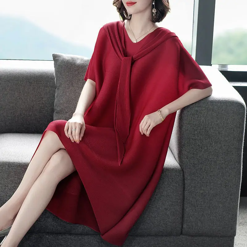 Dress Pleated dress 2022 summer new mm temperament high-end short-sleeved mid-length skirt simple solid color hood dress
Dress Pleated dress 2022 summer new mm temperament high-end short-sleeved mid-length skirt simple solid color hood dress
