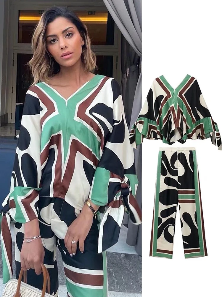 2022 New Women Suits 2 Piece Set Fashion Chic Print Camouflage Loose V-Neck Pants Suit Women Casual Street Chic Youth Women Suit
2022 New Women Suits 2 Piece Set Fashion Chic Print Camouflage Loose V-Neck Pants Suit Women Casual Street Chic Youth Women Suit