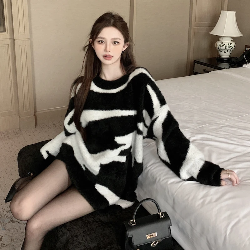 Zebra Pattern Autumn Sweater Women Oversized Loose Casual Knitted Jumpers Long Sleeve Korean Luxury Streetwear Pullovers
Zebra Pattern Autumn Sweater Women Oversized Loose Casual Knitted Jumpers Long Sleeve Korean Luxury Streetwear Pullovers