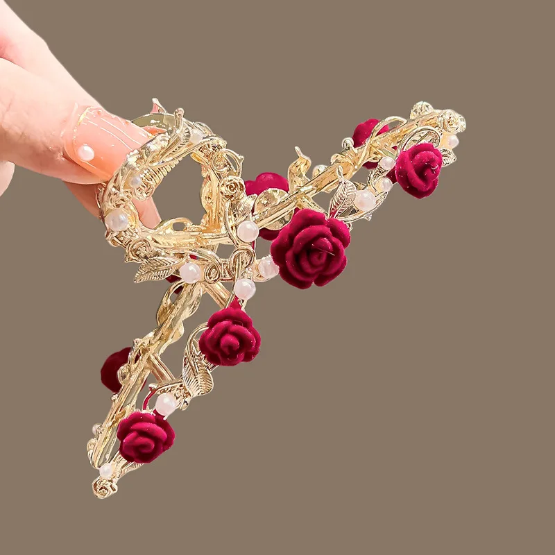 Velvet Rose Grab Clip for Women Elegant Retro High Level French Metal Hair Clip Back Shark Clip Autumn and Winter Hair Jewelry
Velvet Rose Grab Clip for Women Elegant Retro High Level French Metal Hair Clip Back Shark Clip Autumn and Winter Hair Jewelry