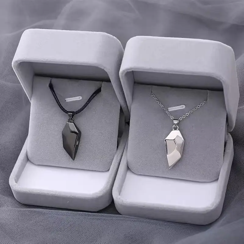 Magnetic Couple Necklace For Men Women Gothic Punk Heart Fashion Pendant Necklace For Lovers Necklaces Party Gift Jewelry
Magnetic Couple Necklace For Men Women Gothic Punk Heart Fashion Pendant Necklace For Lovers Necklaces Party Gift Jewelry
