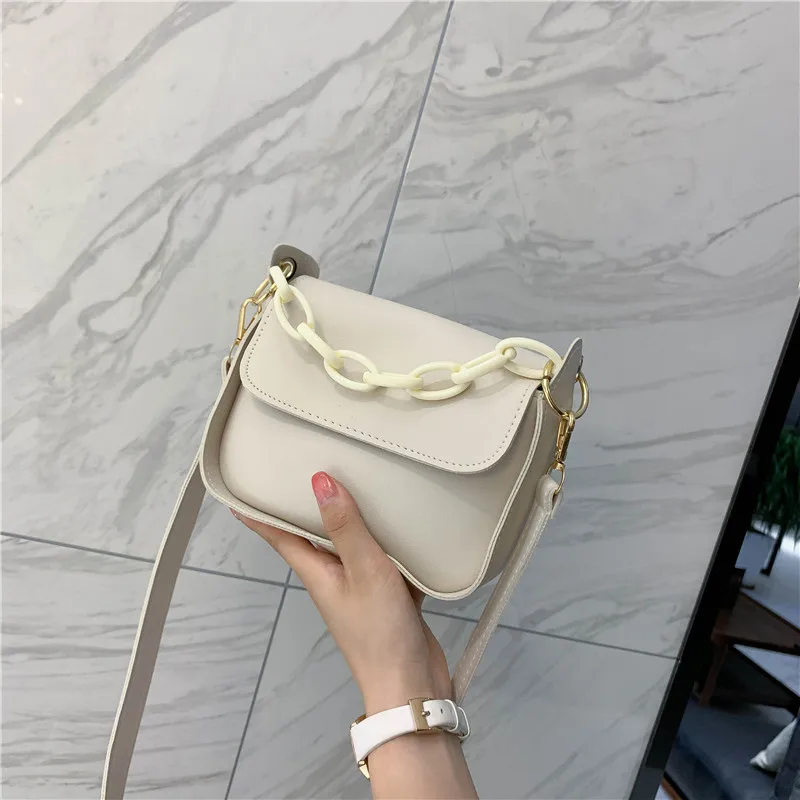 The new 2020 female bag brim chain bag web celebrity with new solid color on the summer single shoulder bag
The new 2020 female bag brim chain bag web celebrity with new solid color on the summer single shoulder bag