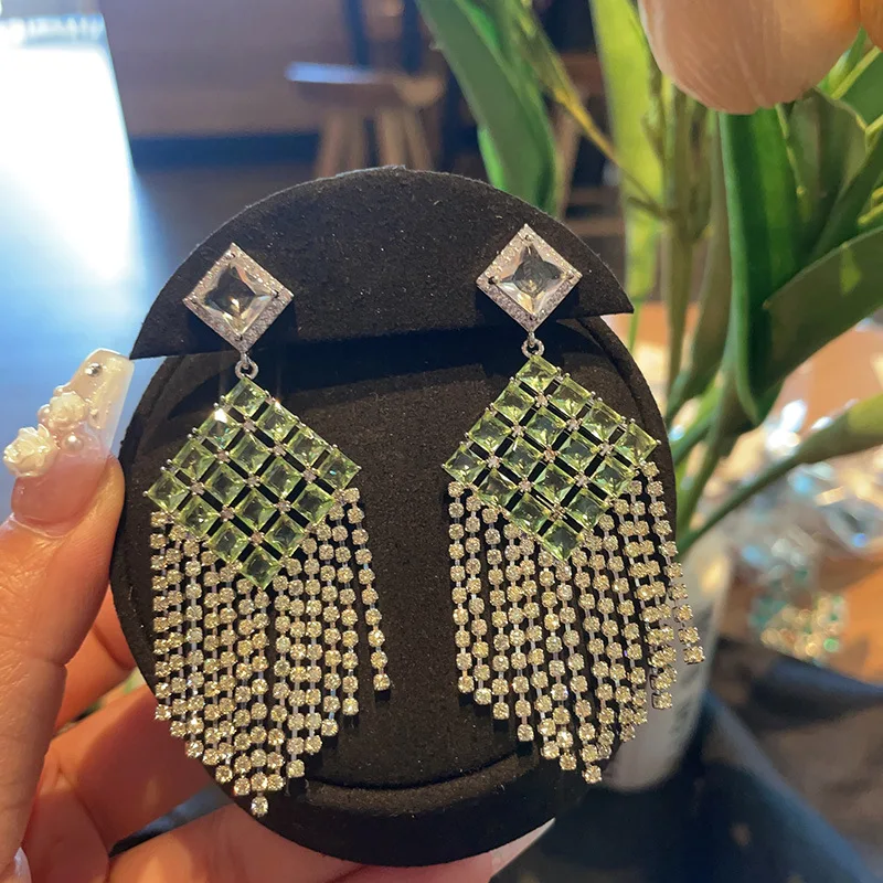 Women S925 Silver Needle Brazilian Square Zircon Tassel Earrings with Colorful Micro Inlaid Real Gold Jewelry
Women S925 Silver Needle Brazilian Square Zircon Tassel Earrings with Colorful Micro Inlaid Real Gold Jewelry