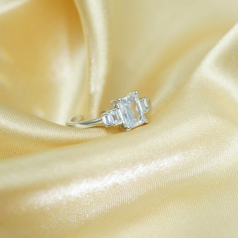 Resizable Rings Size 7-10 Classic Square CZ Party Teens Finger Ring for Women Mens Silver Color Luxury Trend Wedding Accessories
Resizable Rings Size 7-10 Classic Square CZ Party Teens Finger Ring for Women Mens Silver Color Luxury Trend Wedding Accessories
