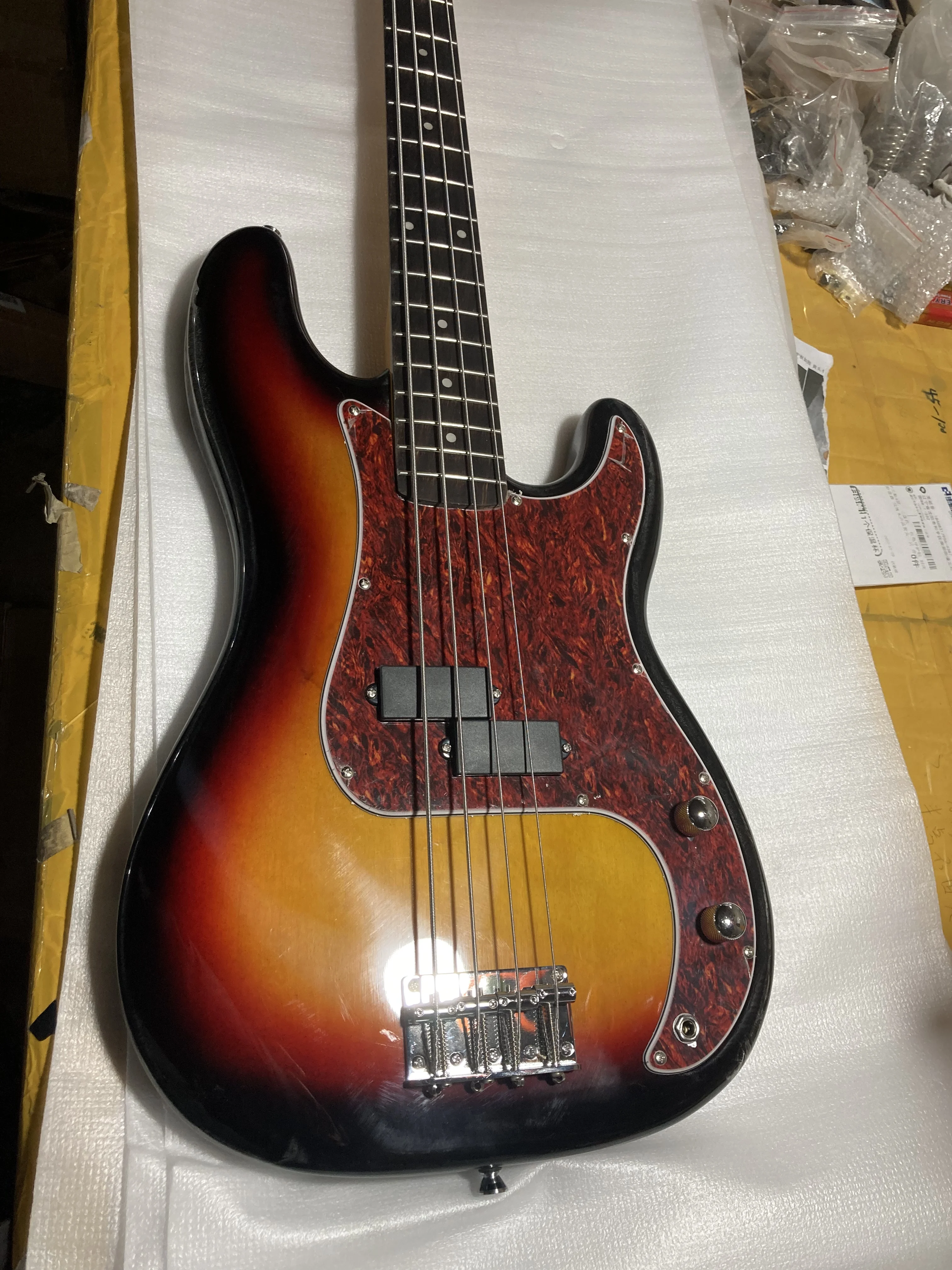 Sunburst 4 String Bass Electric Guitar Basswood Body Chrome Hardware Glossy Finish Free Delivery
Sunburst 4 String Bass Electric Guitar Basswood Body Chrome Hardware Glossy Finish Free Delivery