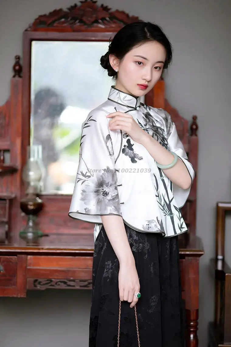 2022 chinese shirts cheongsam style traditional chinese clothing for women vintage qipao chinese shirts tang suit chinese blouse
2022 chinese shirts cheongsam style traditional chinese clothing for women vintage qipao chinese shirts tang suit chinese blouse