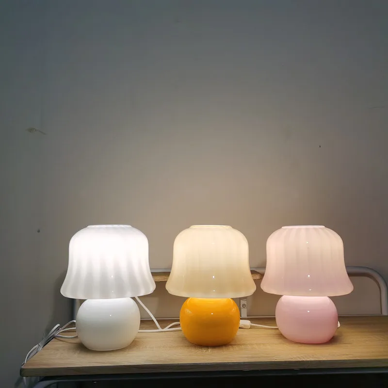 European-style Cream Mushroom Table Lamp Ancient Handmade Glass Warm Bedroom Bedside Decoration Table Lamp LED Table Lamp
European-style Cream Mushroom Table Lamp Ancient Handmade Glass Warm Bedroom Bedside Decoration Table Lamp LED Table Lamp