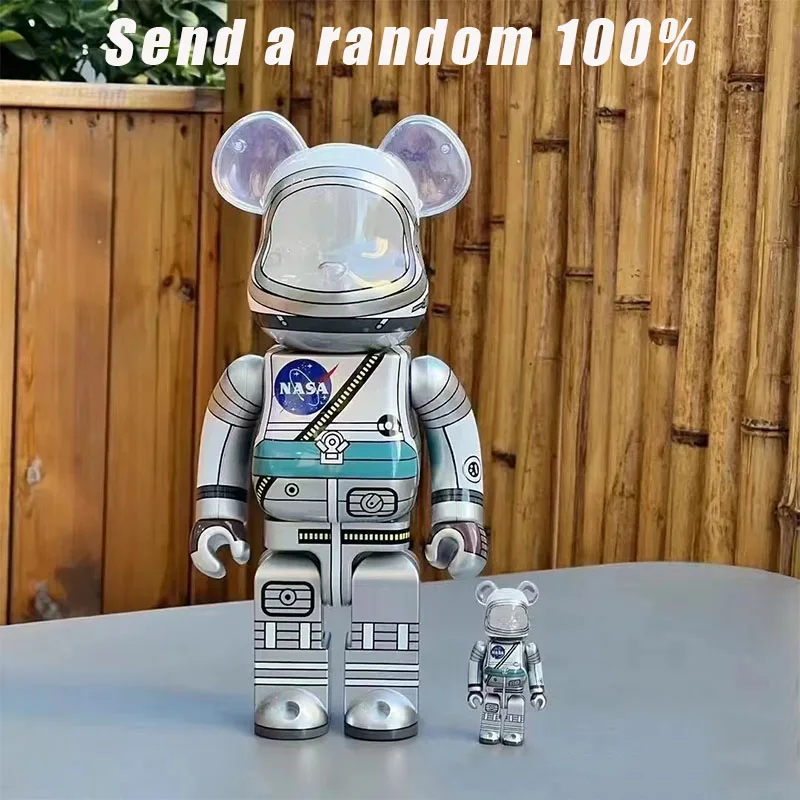 Новинка Высокое качество Bearbrick 28 + 7 см коллекционные предметы Be @ rbrick 400% + 100% медведь кирпичные фигурки кавайная модель случайная отправка один 100%
Новинка Высокое качество Bearbrick 28 + 7 см коллекционные предметы Be @ rbrick 400% + 100% медведь кирпичные фигурки кавайная модель случайная отправка один 100%