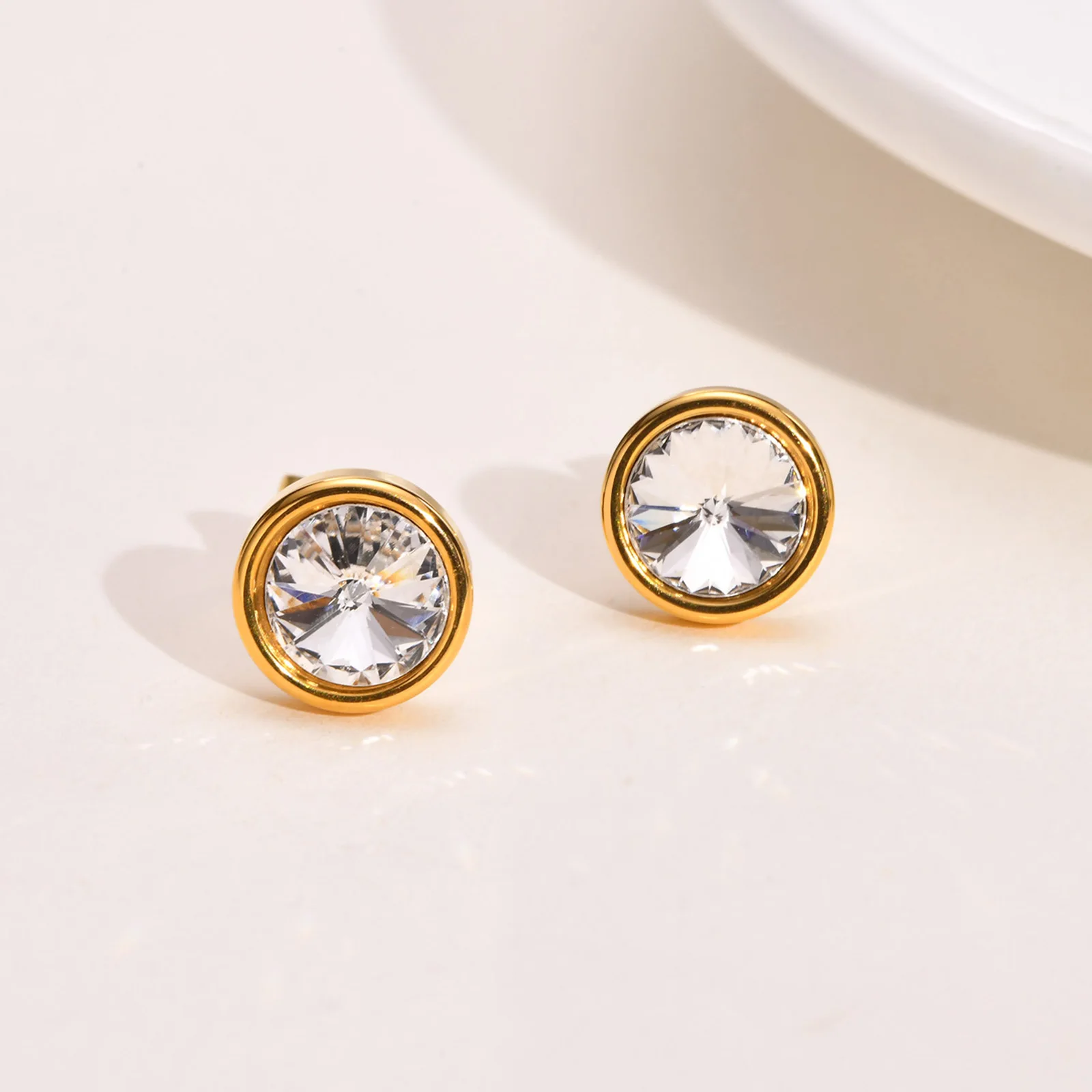 Women's AAA Cubic Zirconia Stud Earrings,Inlaid Round CZ Stone Stainless Steel Earring,Minimalist Dainty Girls Fashion Jewelry
Women's AAA Cubic Zirconia Stud Earrings,Inlaid Round CZ Stone Stainless Steel Earring,Minimalist Dainty Girls Fashion Jewelry