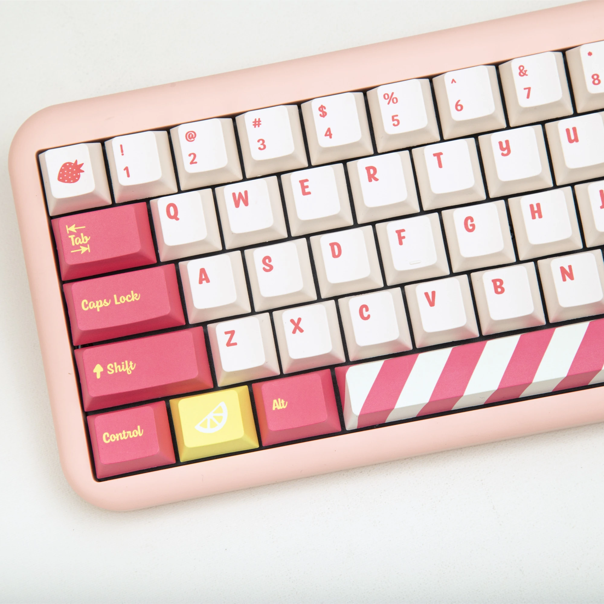 Колпачки для клавиш с клубничным лимоном, 140 клавиш 
Колпачки для клавиш с клубничным лимоном, 140 клавиш