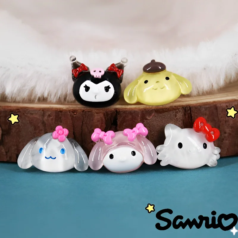 10 шт. кавайные аксессуары из смолы Sanrio Kuromi DIY аниме Cinnamoroll чехлы для телефонов заколки для волос Серьги Аксессуары Подарочная коробка украше...
10 шт. кавайные аксессуары из смолы Sanrio Kuromi DIY аниме Cinnamoroll чехлы для телефонов заколки для волос Серьги Аксессуары Подарочная коробка украше...