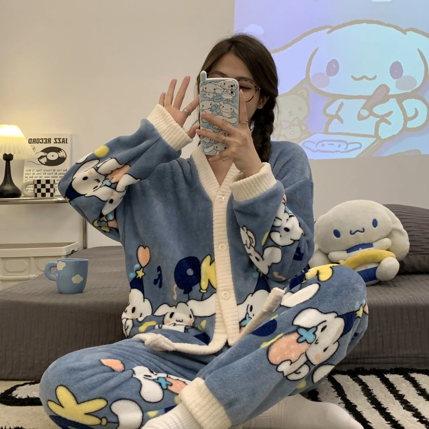 Sanrios Cinnamoroll Pajama Sets Kawaii Cartoon Anime Winter Warm Thick Three-Layer Quilted Flannel Ladies Pajama Set
Sanrios Cinnamoroll Pajama Sets Kawaii Cartoon Anime Winter Warm Thick Three-Layer Quilted Flannel Ladies Pajama Set