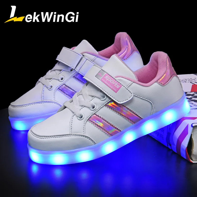Size 25-38 Glowing Sneakers for Girls Light Up Shoes Luminous Shoes for Boy Waterproof Sneakers for Children tenis led infantil
Size 25-38 Glowing Sneakers for Girls Light Up Shoes Luminous Shoes for Boy Waterproof Sneakers for Children tenis led infantil