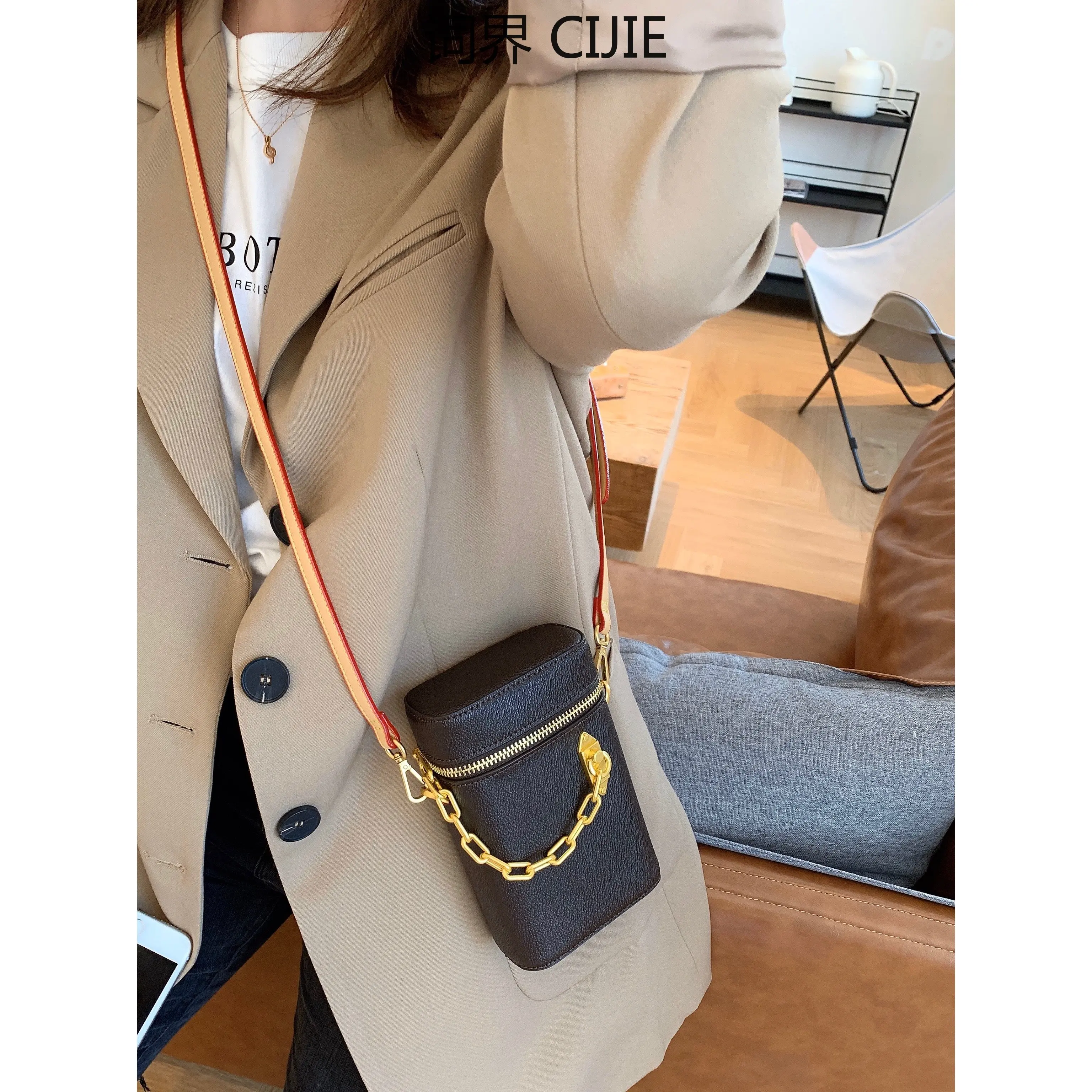 CIJIE Cigarette Case Mobile Phone Bag New Casual Fashion Simple Bucket Bag Shoulder Messenger Bag Purses and Handbags for Women
CIJIE Cigarette Case Mobile Phone Bag New Casual Fashion Simple Bucket Bag Shoulder Messenger Bag Purses and Handbags for Women