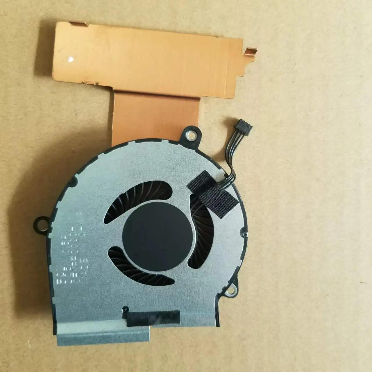 New For HP Omen 15-DC 15-DC1000 series GPU Fan just Left Laptop Cooling Fan 4 Wires L30204-001
New For HP Omen 15-DC 15-DC1000 series GPU Fan just Left Laptop Cooling Fan 4 Wires L30204-001
