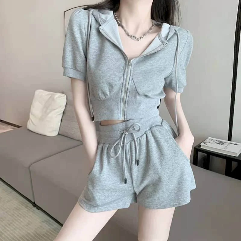 Shorts Set Summer Two Piece Set Korean Style Casual Women Suit Vintage Thin Sporty Loose Cardigan Sweater and Shorts Tracksuit
Shorts Set Summer Two Piece Set Korean Style Casual Women Suit Vintage Thin Sporty Loose Cardigan Sweater and Shorts Tracksuit
