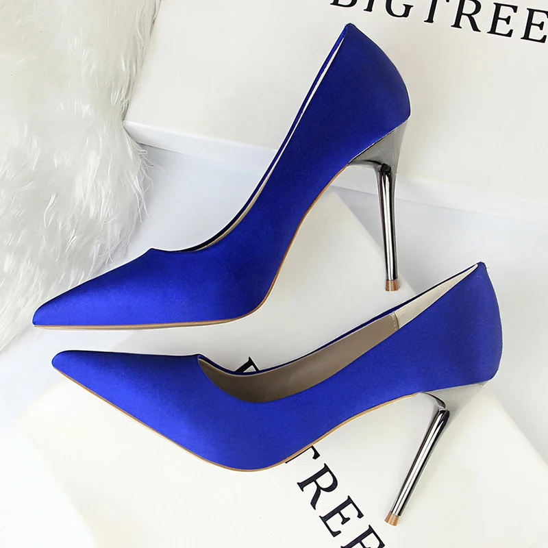 BIGTREE Women High Heels Fashion Classic Pumps Pointed Satin Blue Red Party Bridal Wedding Shoes Sexy Stiletto Heel Shoes Female
BIGTREE Women High Heels Fashion Classic Pumps Pointed Satin Blue Red Party Bridal Wedding Shoes Sexy Stiletto Heel Shoes Female