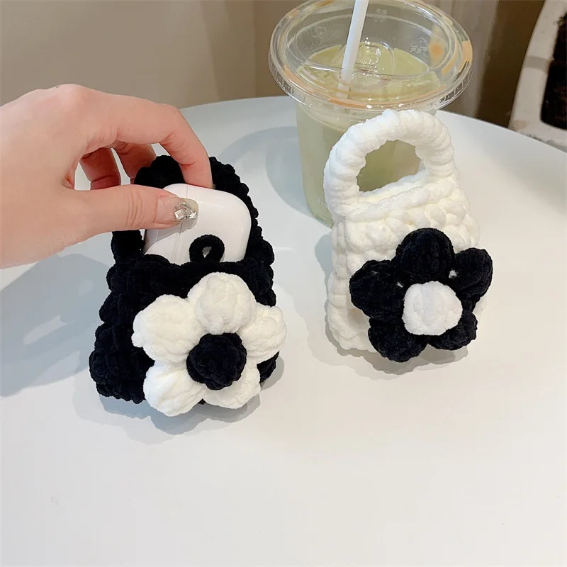 Black White Flower Case for AirPods Pro2 Airpod Pro 1 2 3 Bluetooth Earbuds Charging Box Protective Earphone Case Cover
Black White Flower Case for AirPods Pro2 Airpod Pro 1 2 3 Bluetooth Earbuds Charging Box Protective Earphone Case Cover