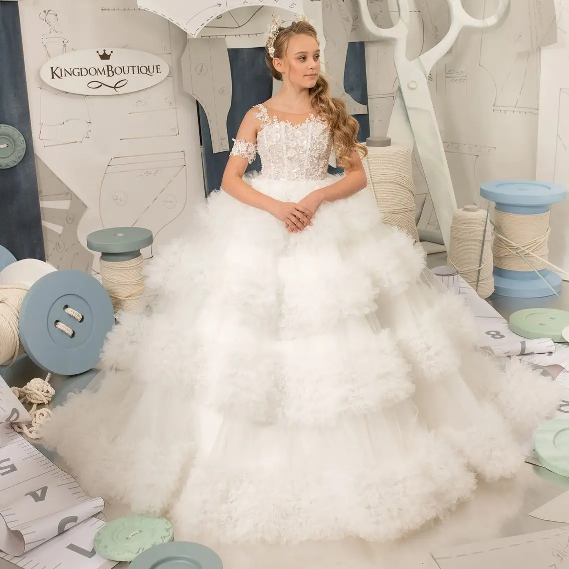 White Flower Girl Dresses for Birthday Party Christmas Tiered Clouds Appliqued Kid Pageant Gowns Jewel Neck Vestidos De Fiesta
White Flower Girl Dresses for Birthday Party Christmas Tiered Clouds Appliqued Kid Pageant Gowns Jewel Neck Vestidos De Fiesta
