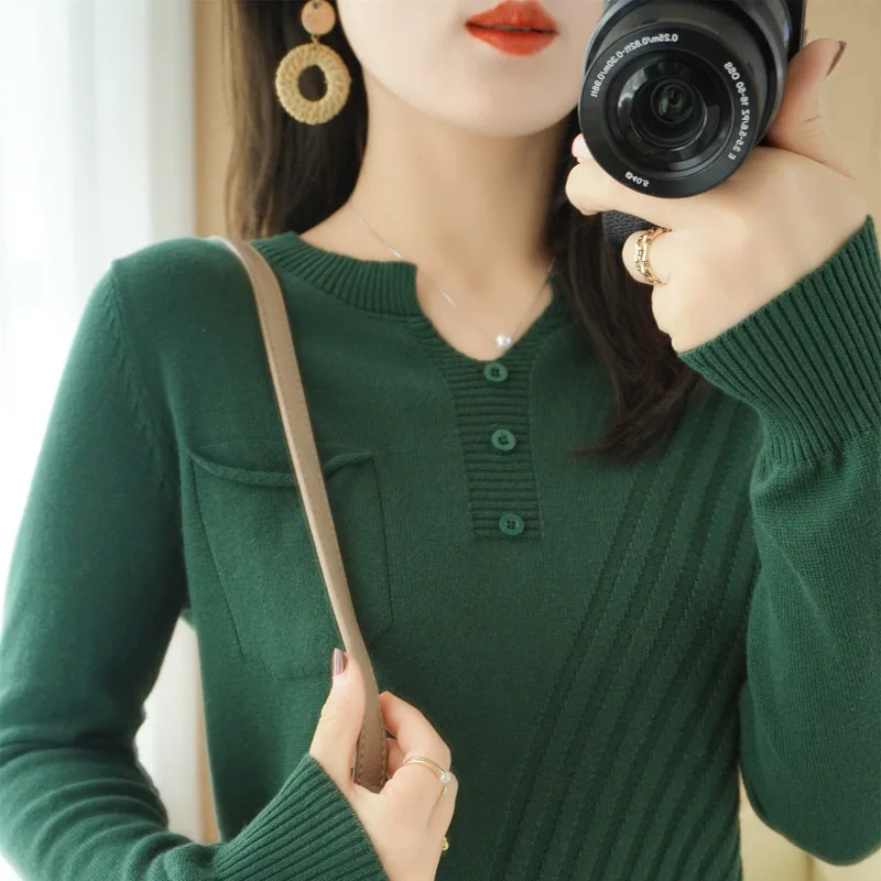 2022 NEW FASHION WOMEN Long-sleeved casual new V-neck solid color bottoming shirt
2022 NEW FASHION WOMEN Long-sleeved casual new V-neck solid color bottoming shirt