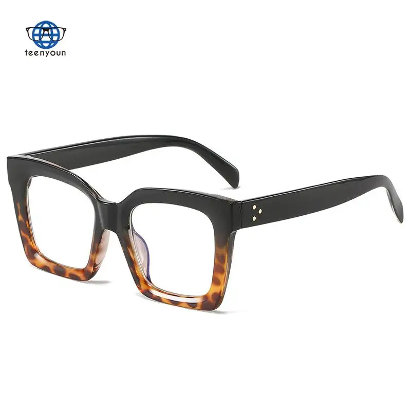 Teenyoun 2022 New Rivet Eyeglass Frame Square UV400 Same Eyeglass Frame Retro Street Flat Light Mirror Women
Teenyoun 2022 New Rivet Eyeglass Frame Square UV400 Same Eyeglass Frame Retro Street Flat Light Mirror Women