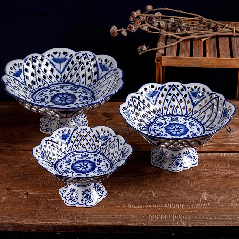 Blue And White Porcelain Fruit Tray Ceramic Snack Nut Plate Creative Afternoon Tea Dessert Plate Household Microwave Ove
Blue And White Porcelain Fruit Tray Ceramic Snack Nut Plate Creative Afternoon Tea Dessert Plate Household Microwave Ove