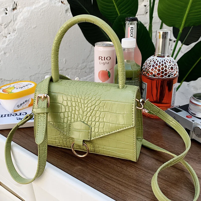 2022 Summer New Trendy All-match Messenger Bag Fashion Luxury Casual Simple Handbag Small Square Bag Popular Small Bag Women 
2022 Summer New Trendy All-match Messenger Bag Fashion Luxury Casual Simple Handbag Small Square Bag Popular Small Bag Women