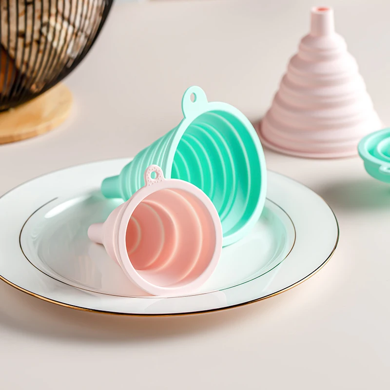 Foldable Funnel Silicone Collapsible Funnel Folding Portable Funnels Be Hung Household Liquid Dispensing Telescopic Kitchen Tool
Foldable Funnel Silicone Collapsible Funnel Folding Portable Funnels Be Hung Household Liquid Dispensing Telescopic Kitchen Tool