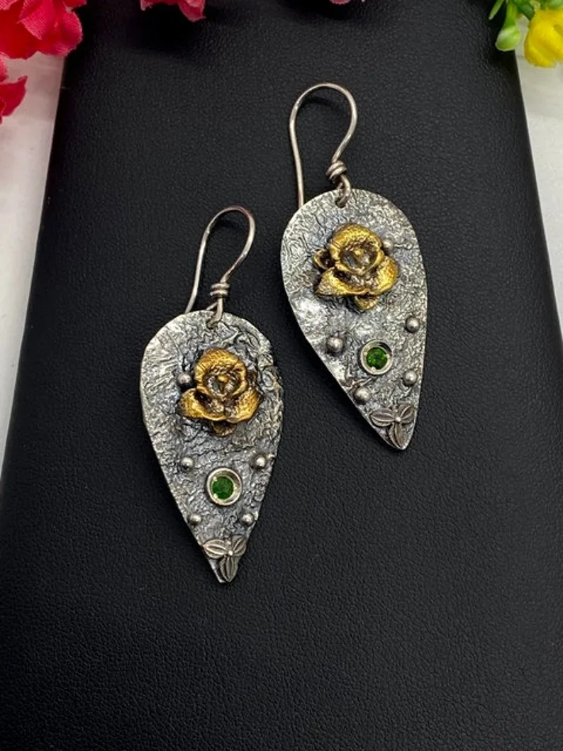 New Products With Simple Personality, Two-Color Electroplated Gold Earrings And Inlaid Ear Jewelry Women 
New Products With Simple Personality, Two-Color Electroplated Gold Earrings And Inlaid Ear Jewelry Women