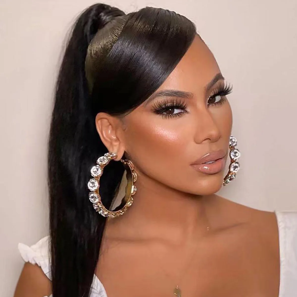 2022 New Round Earrings Fashion Trend Alloy Diamond Glass Diamond Girls Party Super Flash Jewelry Trendy Earrings for Women
2022 New Round Earrings Fashion Trend Alloy Diamond Glass Diamond Girls Party Super Flash Jewelry Trendy Earrings for Women