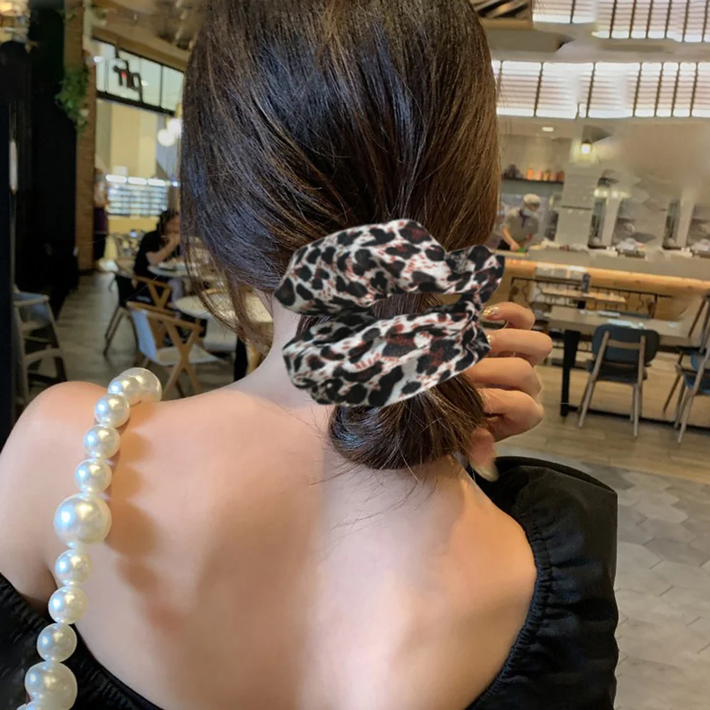 Новинка, резинка для волос с леопардовым принтом и большим кишечником, Корейская резинка для волос в стиле Ins, резинка для волос для девушек, ...
Новинка, резинка для волос с леопардовым принтом и большим кишечником, Корейская резинка для волос в стиле Ins, резинка для волос для девушек, ...