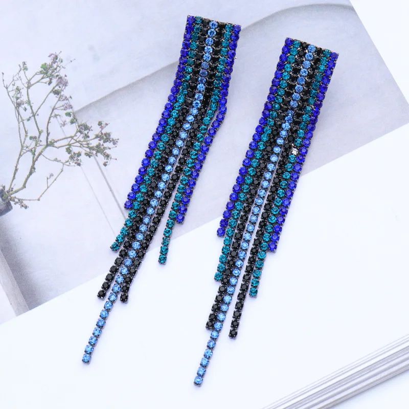Diamond Studded Tassel Earrings Women Fashion Temperament Rhinestone Jewelry Earrings Bride Wedding Jewelry Accessories
Diamond Studded Tassel Earrings Women Fashion Temperament Rhinestone Jewelry Earrings Bride Wedding Jewelry Accessories