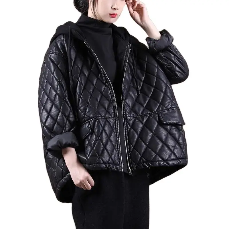 Stylish Loose Black Leather Jacket Female 2022 New Spring Autumn Women's Leather Coat Quilted Thicken Winter Cotton Outerwear
Stylish Loose Black Leather Jacket Female 2022 New Spring Autumn Women's Leather Coat Quilted Thicken Winter Cotton Outerwear