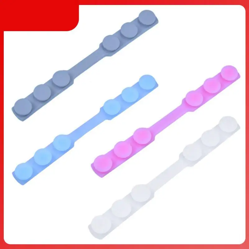 4X Face shield earmuffle artifact Face shield ropeTPU extension buckle Four in one pack.
4X Face shield earmuffle artifact Face shield ropeTPU extension buckle Four in one pack.